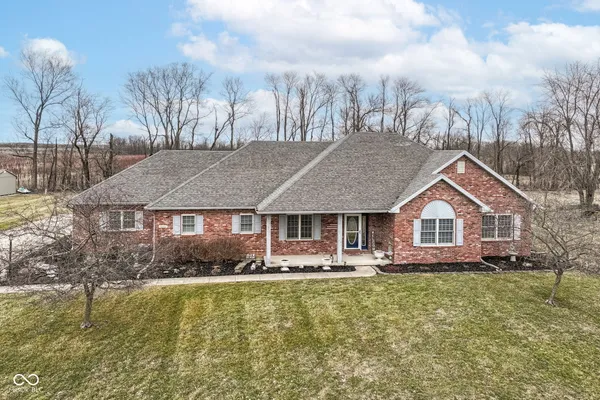$398,500 | 1624 Country Manor Lane, Anderson, IN 46013