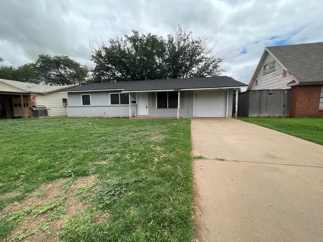 $1,050 | 1907 70th Street, Lubbock, TX 79412