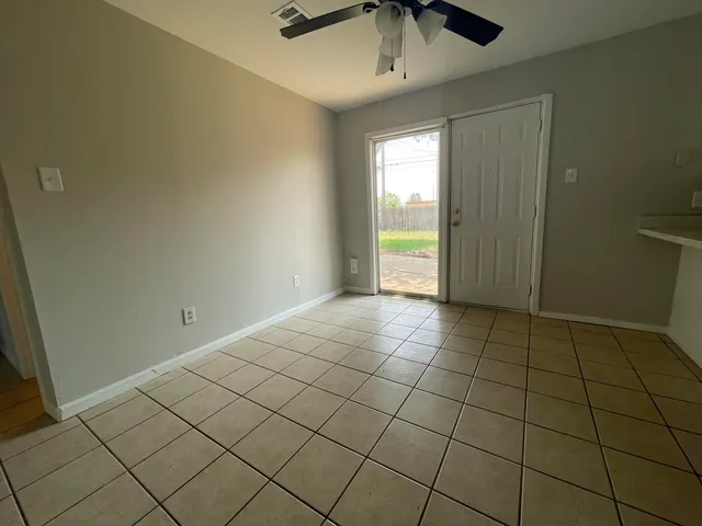 $1,050 | 1907 70th Street, Lubbock, TX 79412