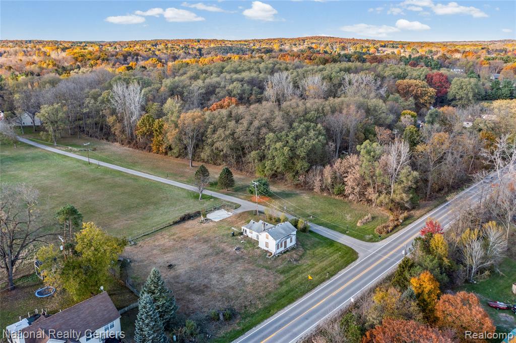 8292 Pettysville Road Pinckney, MI 48169 - Photo 6 of 16