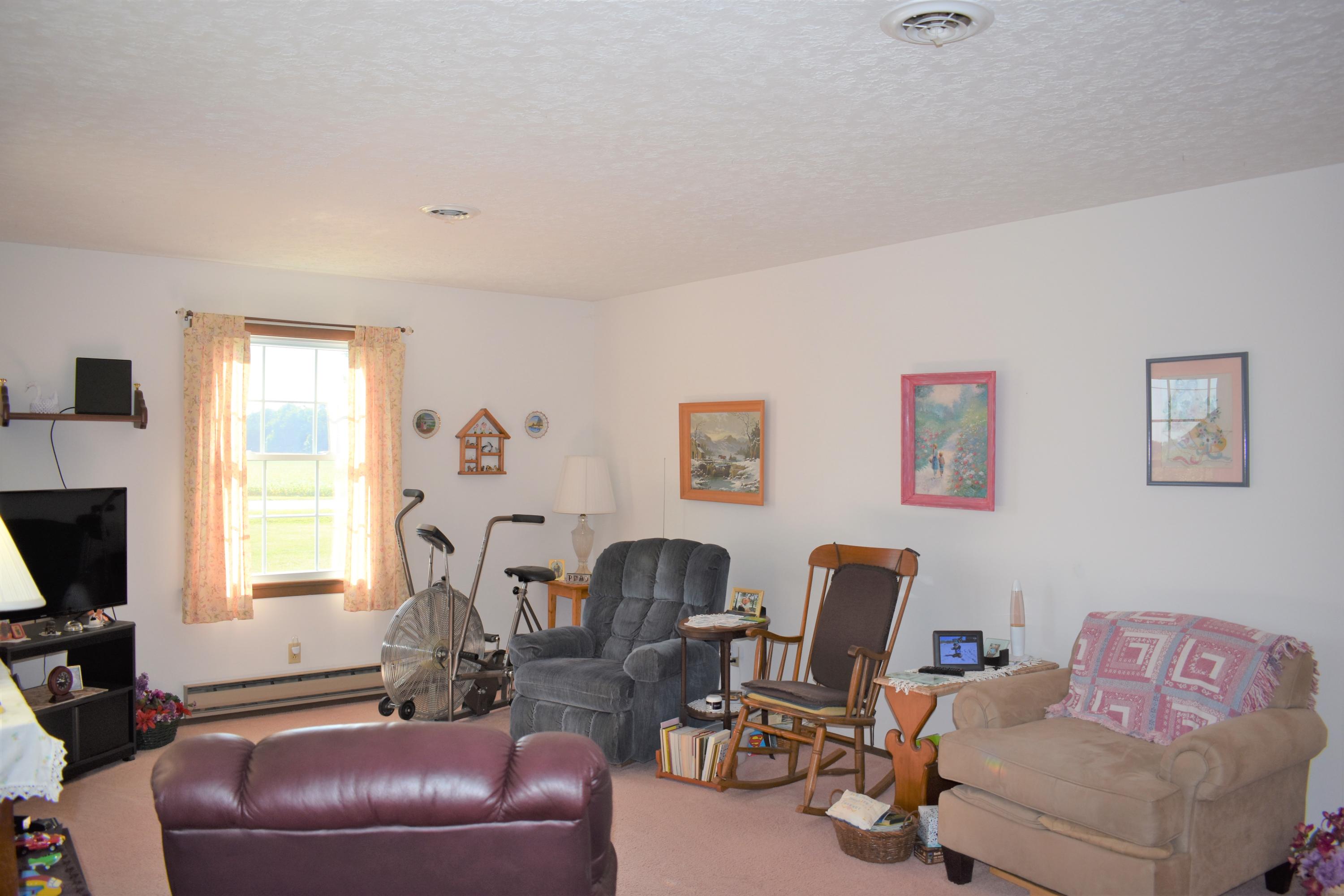 4351 Old Clifton Road Springfield, OH 45502 - Photo 4 of 37