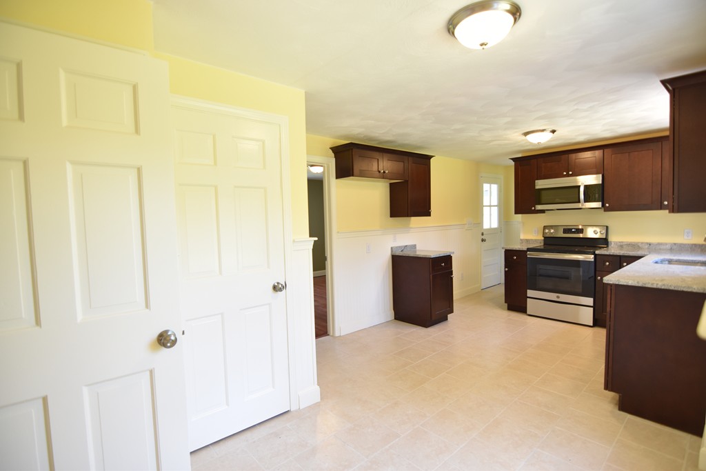 29 Maybrook Road Springfield, MA 01129 - Photo 5 of 30