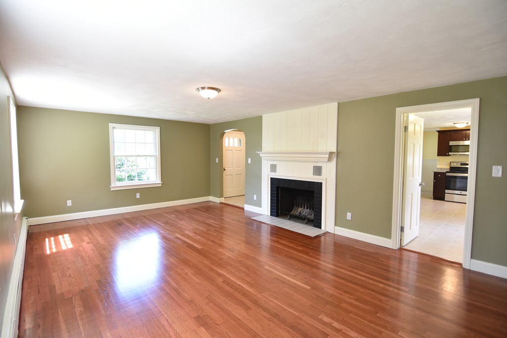 29 Maybrook Road Springfield, MA 01129 - Photo 7 of 30