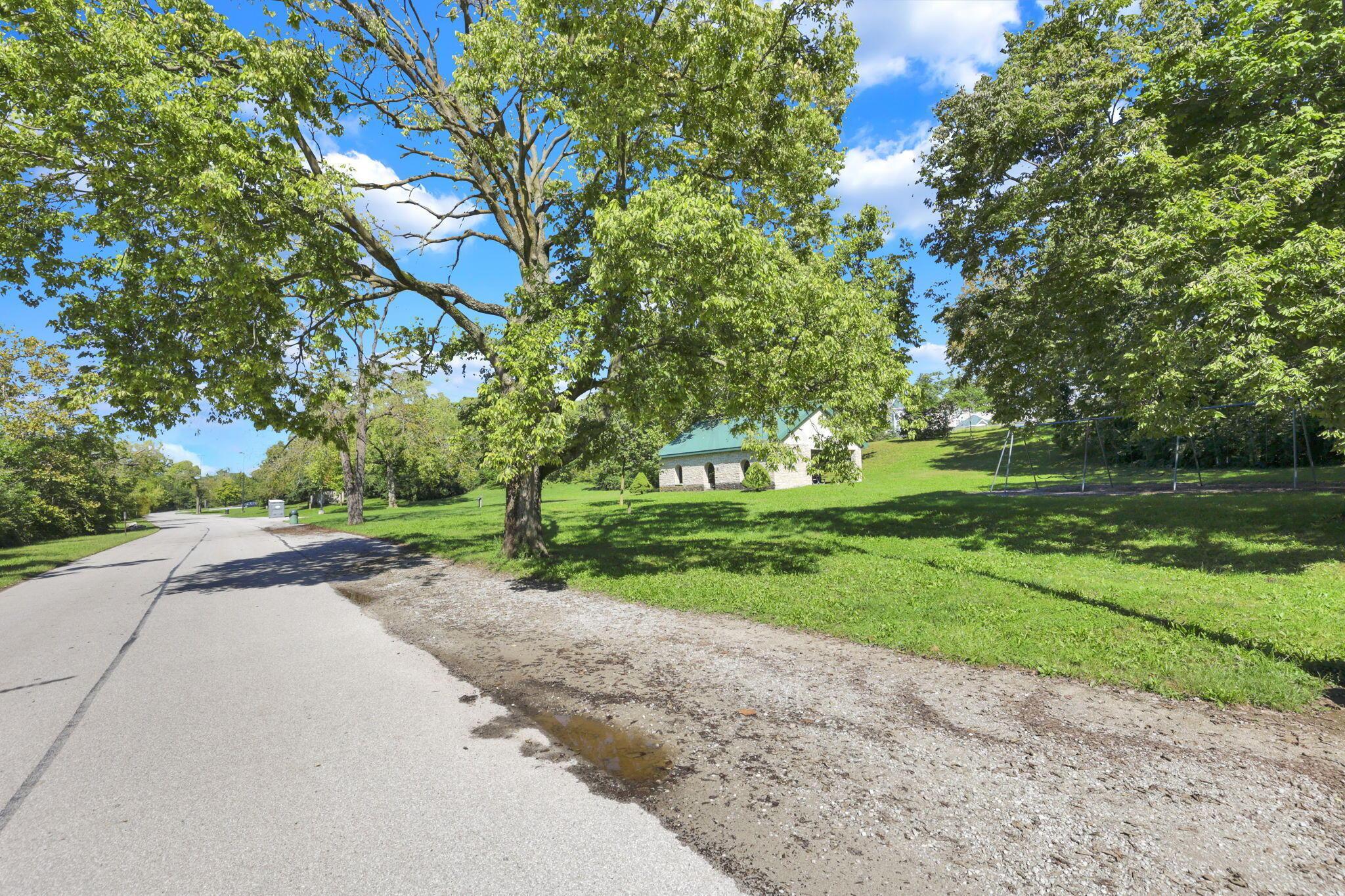2669 Nottingham Road Columbus, OH 43221 - Photo 87 of 107 87-web-or-mls-0N4A0411