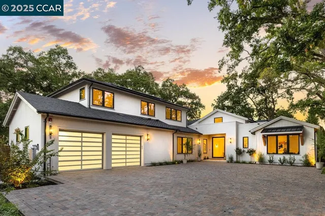a view of a house with a garage and a garage