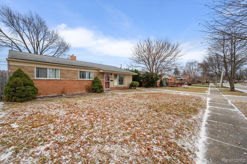 32416 Exeter Drive Warren, MI 48092 - Photo 3 of 33