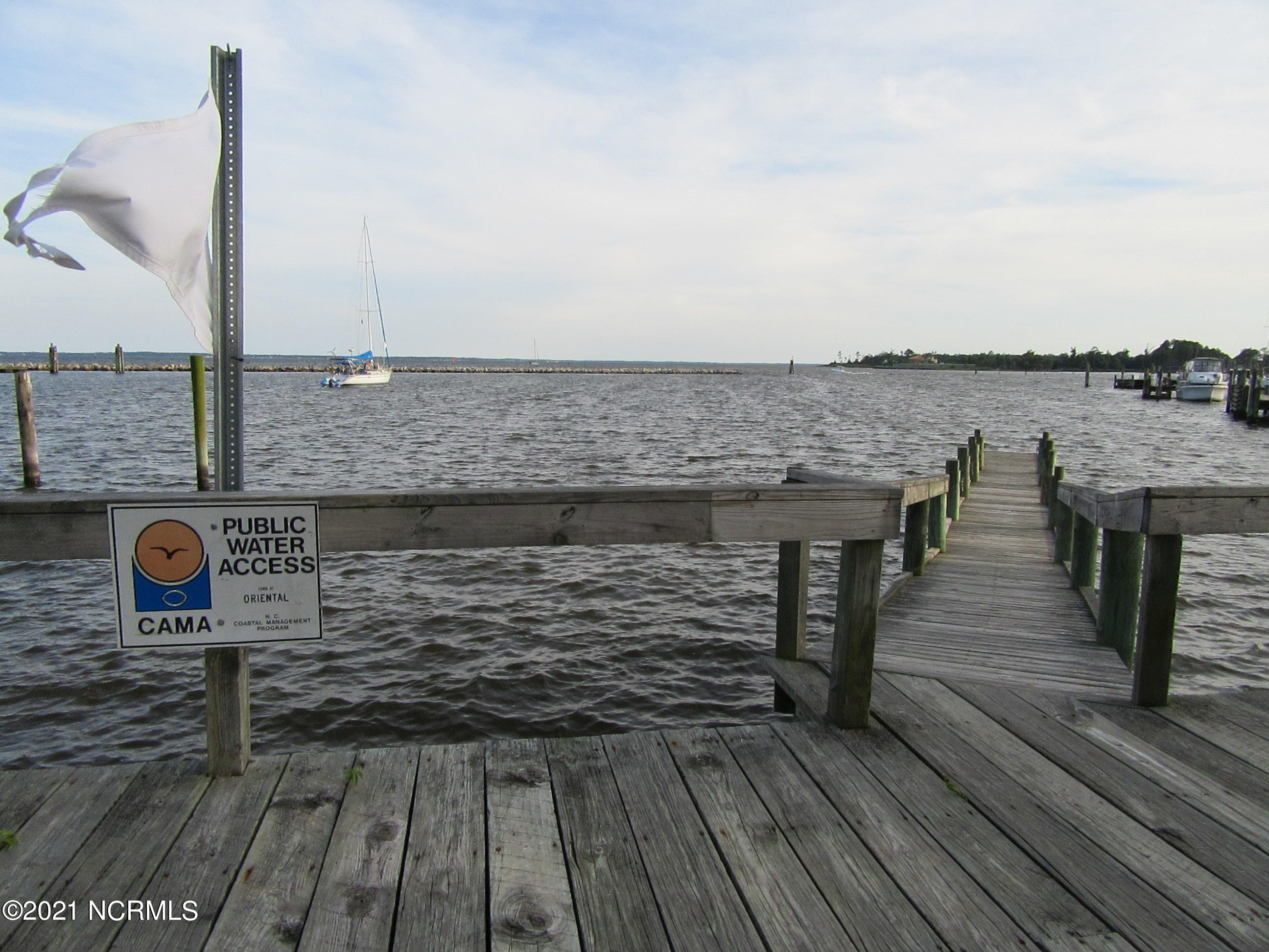 32 Spinnaker Point Road South Oriental, NC 28571 - Photo 36 of 40 Oriental Public Dock