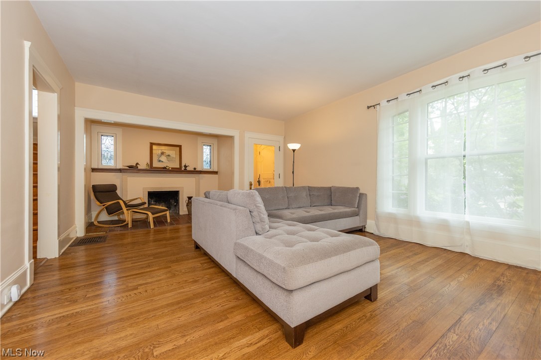 2940 East Overlook Road Cleveland, OH 44118 - Photo 4 of 34 Gallery Image 4