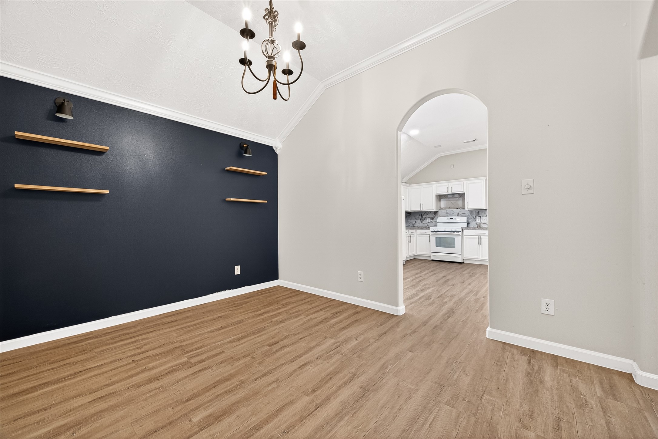 5517 Autumn Ash Lane Rosharon, TX 77583 - Photo 7 of 50 a view of a livingroom with wooden floor