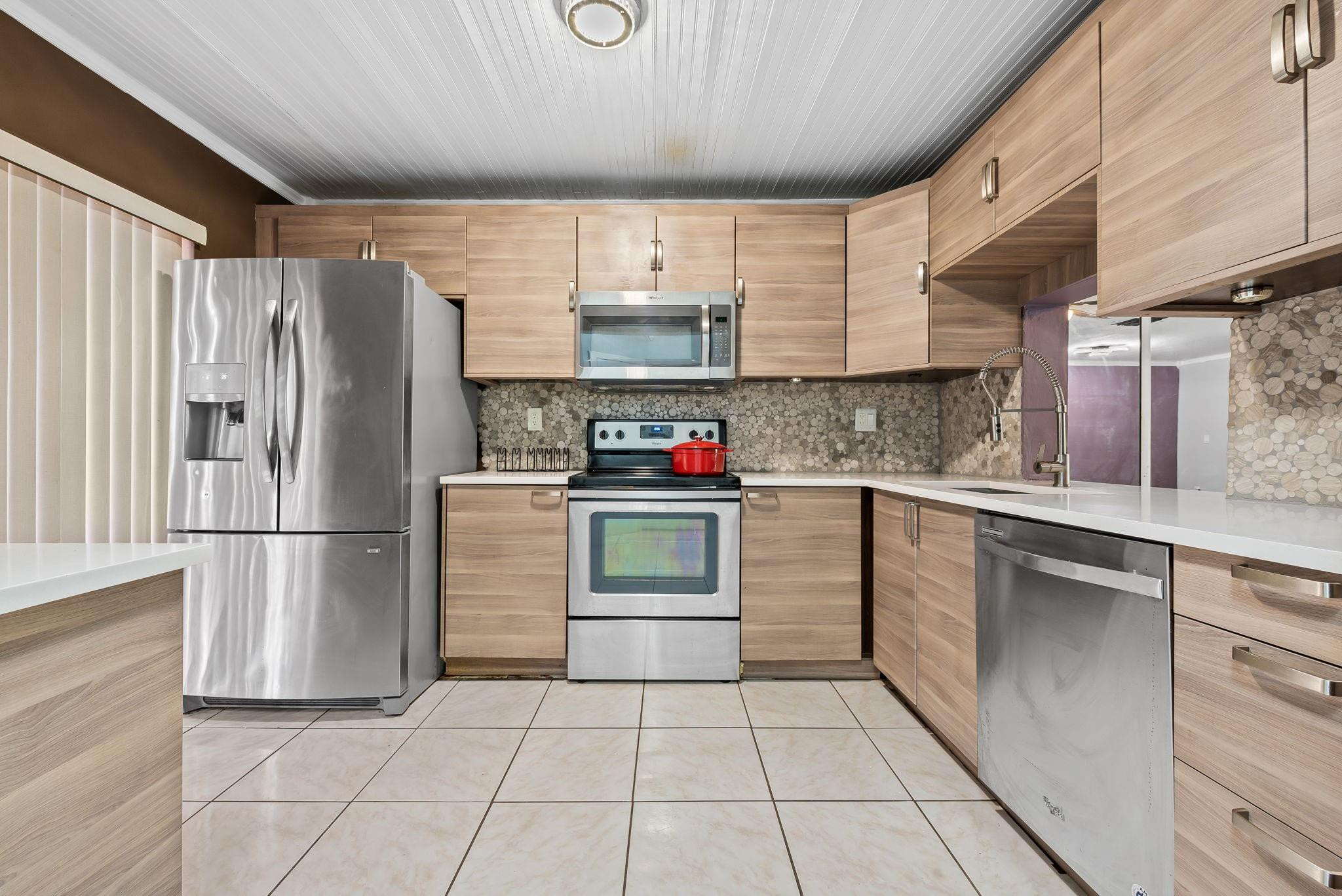 4902 Northwest 82nd Avenue, Unit 2001 Fort Lauderdale, FL 33351 - Photo 6 of 23 Photo 6
