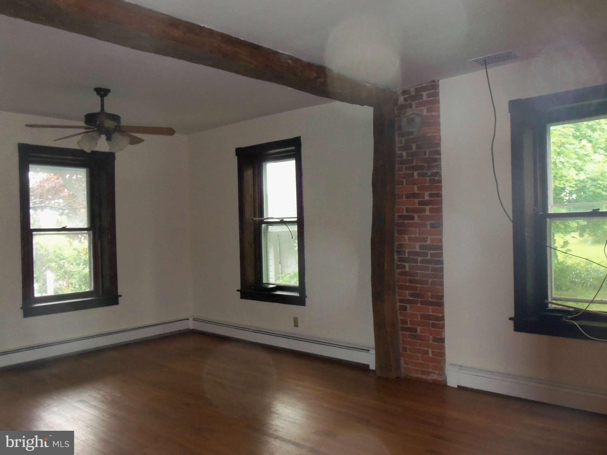 21601 York Road Freeland, MD 21053 - Photo 7 of 30 Living Room