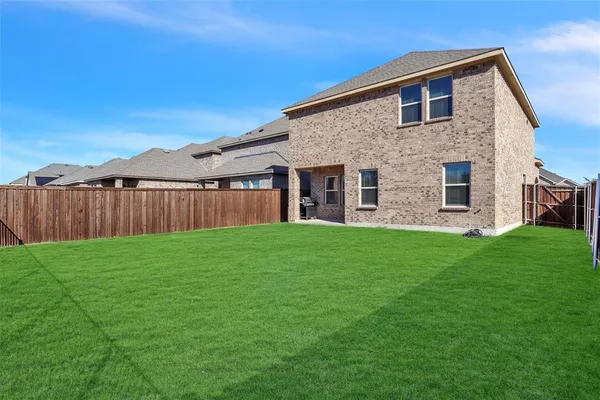 $2,400 | 3328 Perman Drive, Forney, TX 75126