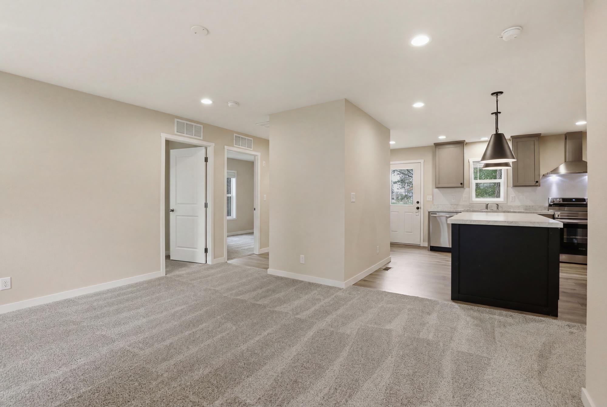 3928 East Lane Park Road, Unit 9 Mead, WA 99021 - Photo 4 of 15 Gallery Image 4