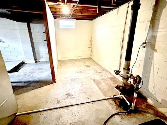 813 Reinthaler Road Bloomington, IL 61701 - Photo 13 of 23 Gallery Image 13
