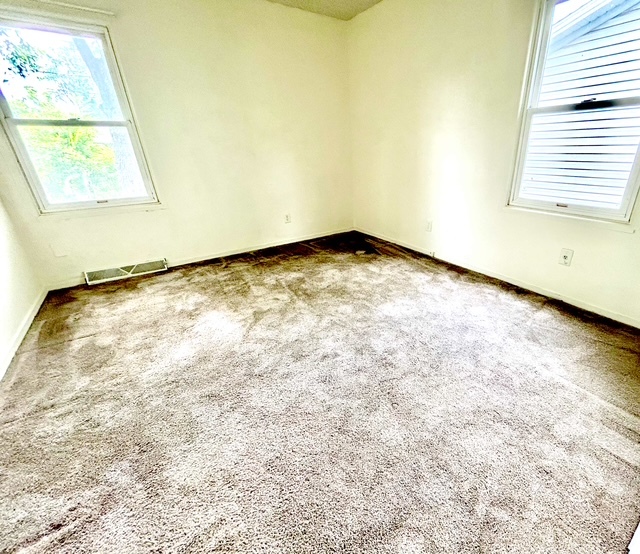 813 Reinthaler Road Bloomington, IL 61701 - Photo 8 of 23 Gallery Image 8