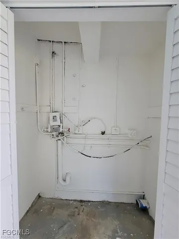 a view of a room with an empty space