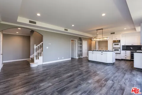 $1,699,999 | 3661 Sunswept Drive, Studio City, CA 91604