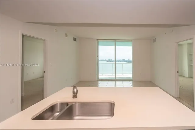 $4,700 | 1900 North Bayshore Drive, Unit 2201, Miami, FL 33132
