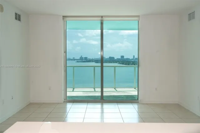 $4,700 | 1900 North Bayshore Drive, Unit 2201, Miami, FL 33132
