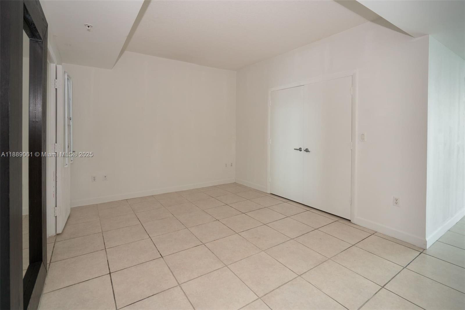 1900 North Bayshore Drive, Unit 2201 Miami, FL 33132 - Photo 7 of 43