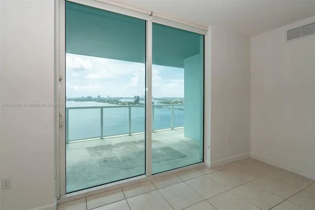 $4,700 | 1900 North Bayshore Drive, Unit 2201, Miami, FL 33132