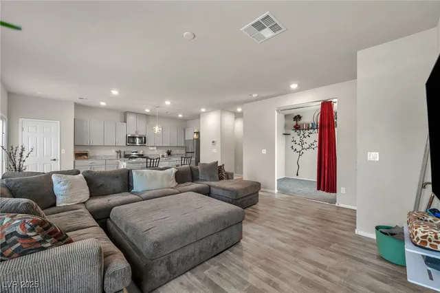 $345,000 | 4426 Meadow Glade Avenue, North Las Vegas, NV 89084