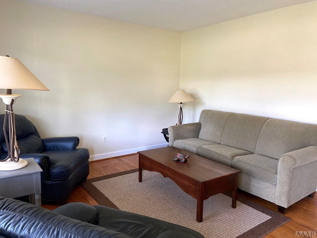 847 Pine Tops Road Murfreesboro, NC 27855 - Photo 16 of 41 Living Room