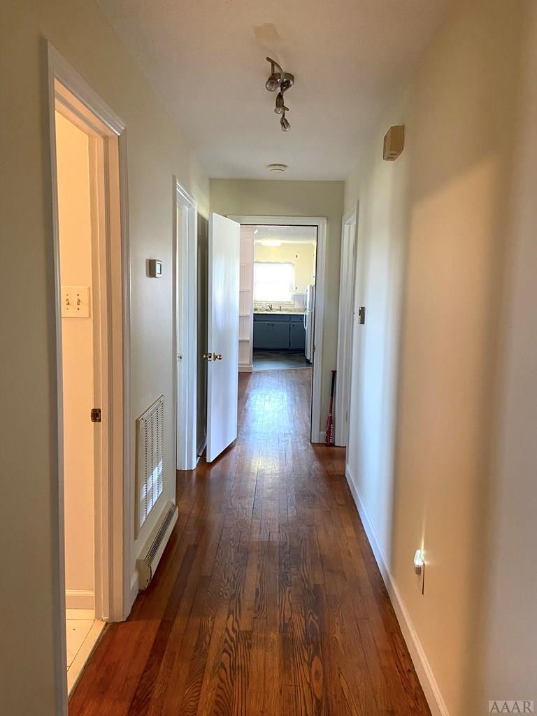 847 Pine Tops Road Murfreesboro, NC 27855 - Photo 34 of 41 Hallway