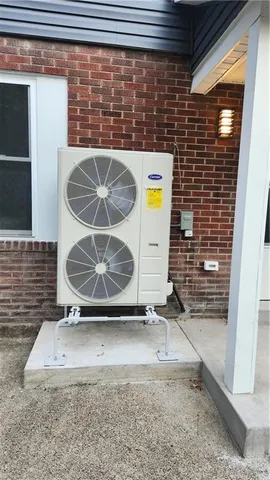 a view of yard with tree