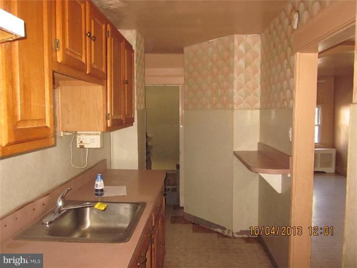 6968 Clinton Road Upper Darby, PA 19082 - Photo 4 of 8 Kitchen