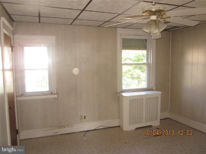 6968 Clinton Road Upper Darby, PA 19082 - Photo 6 of 8 Bedroom - Main