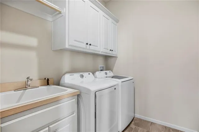 $749,500 | 9509 West 164th Street, Overland Park, KS 66085