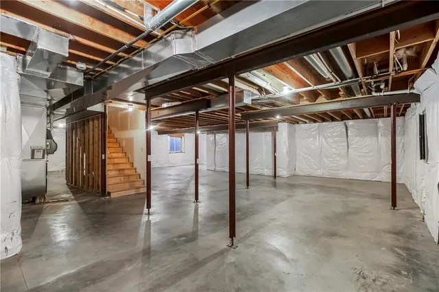 $749,500 | 9509 West 164th Street, Overland Park, KS 66085