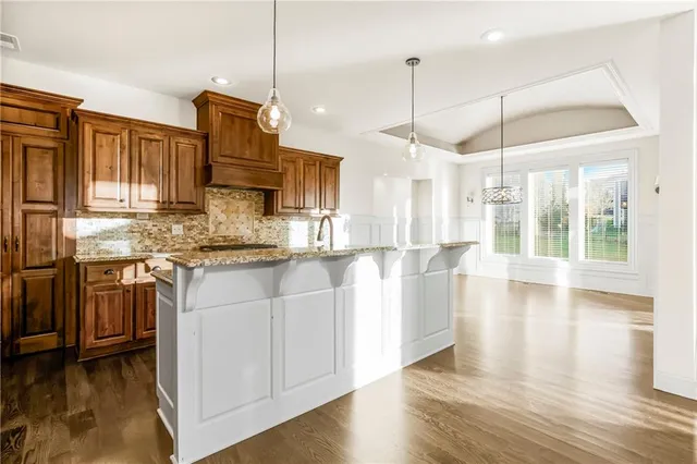 $749,500 | 9509 West 164th Street, Overland Park, KS 66085