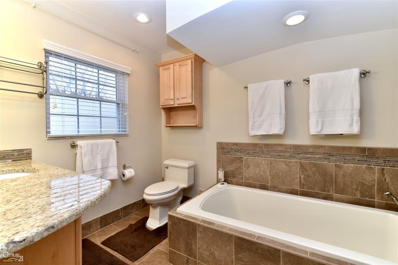 131 Lothrop Road Grosse Pointe Farms, MI 48236 - Photo 15 of 21