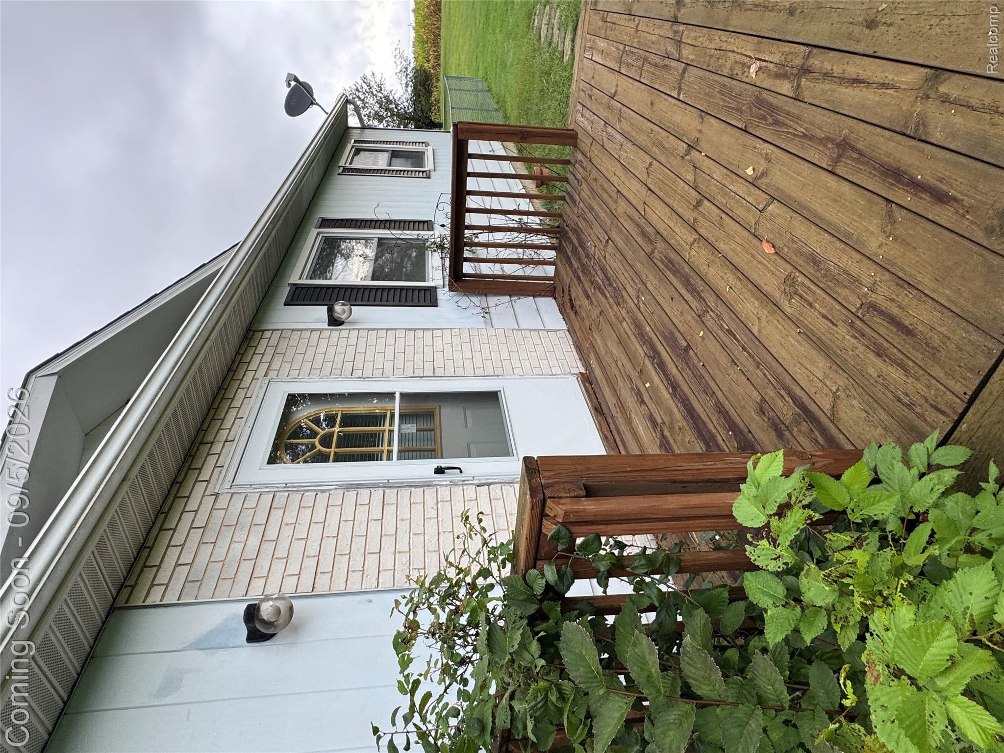 4272 Reid Road Swartz Creek, MI 48473 - Photo 2 of 40 IMG_3524.JPG