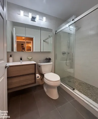 $850,000 | 61 West 62nd Street, Unit 6H | Upper West Side