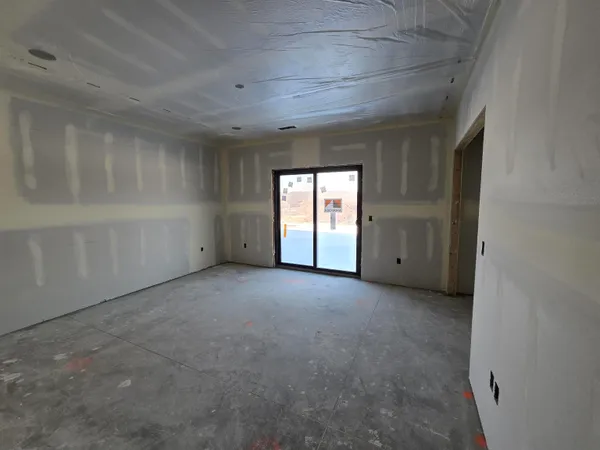 a view of empty room with window