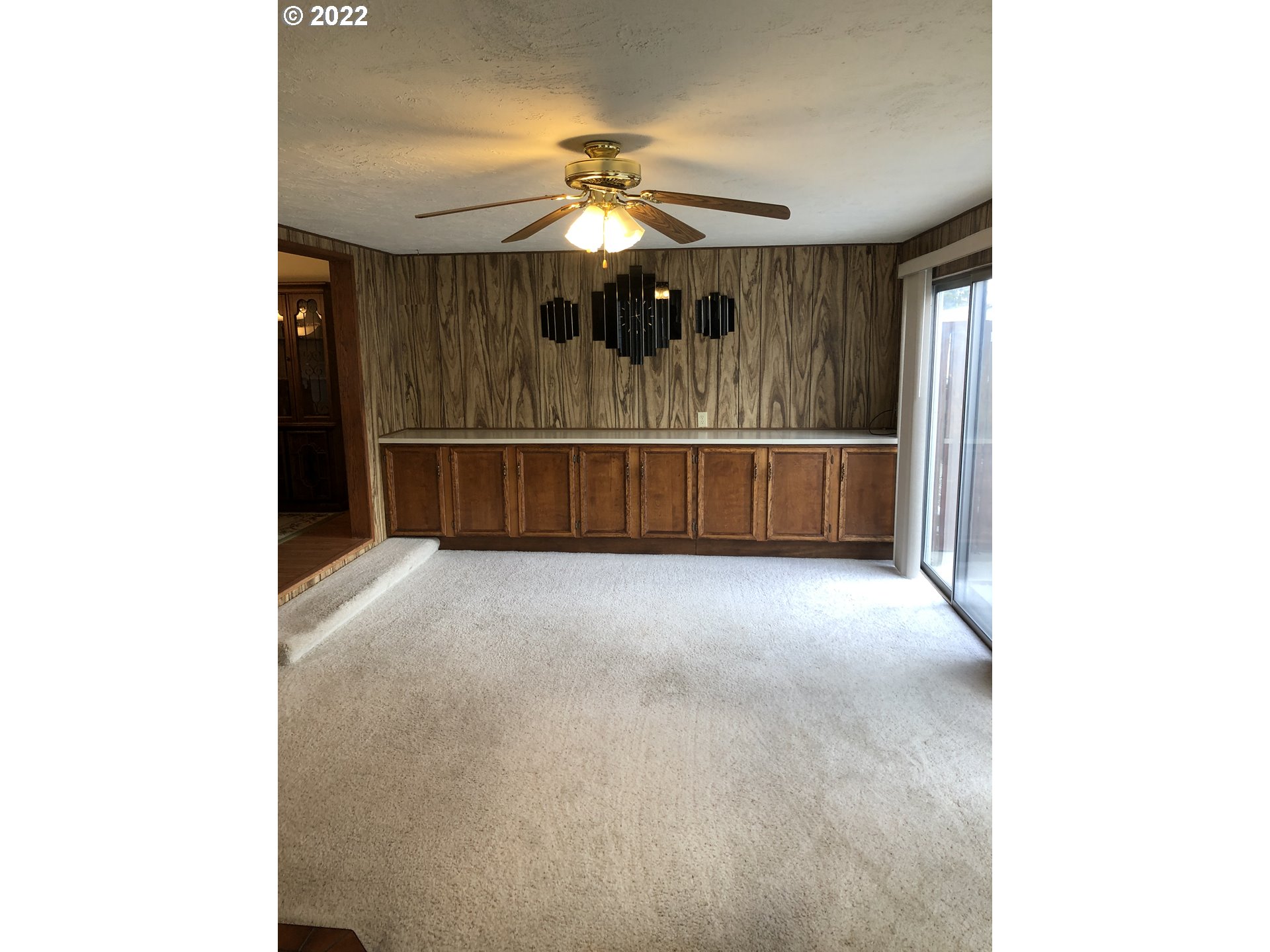 2806 Southwest Goodwin Avenue Pendleton, OR 97801 - Photo 13 of 32 a view of entryway and hall
