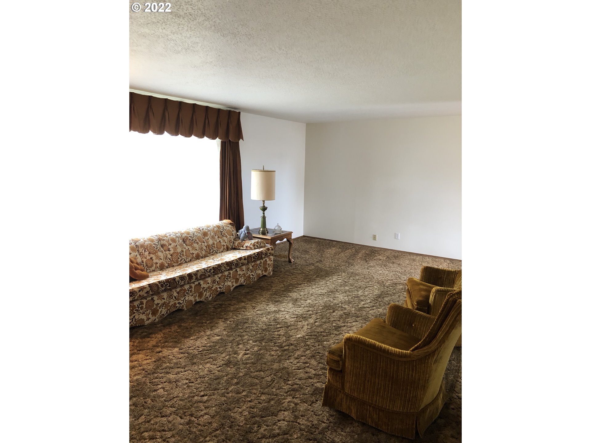 2806 Southwest Goodwin Avenue Pendleton, OR 97801 - Photo 15 of 32 a bathroom with a sink and a mirror