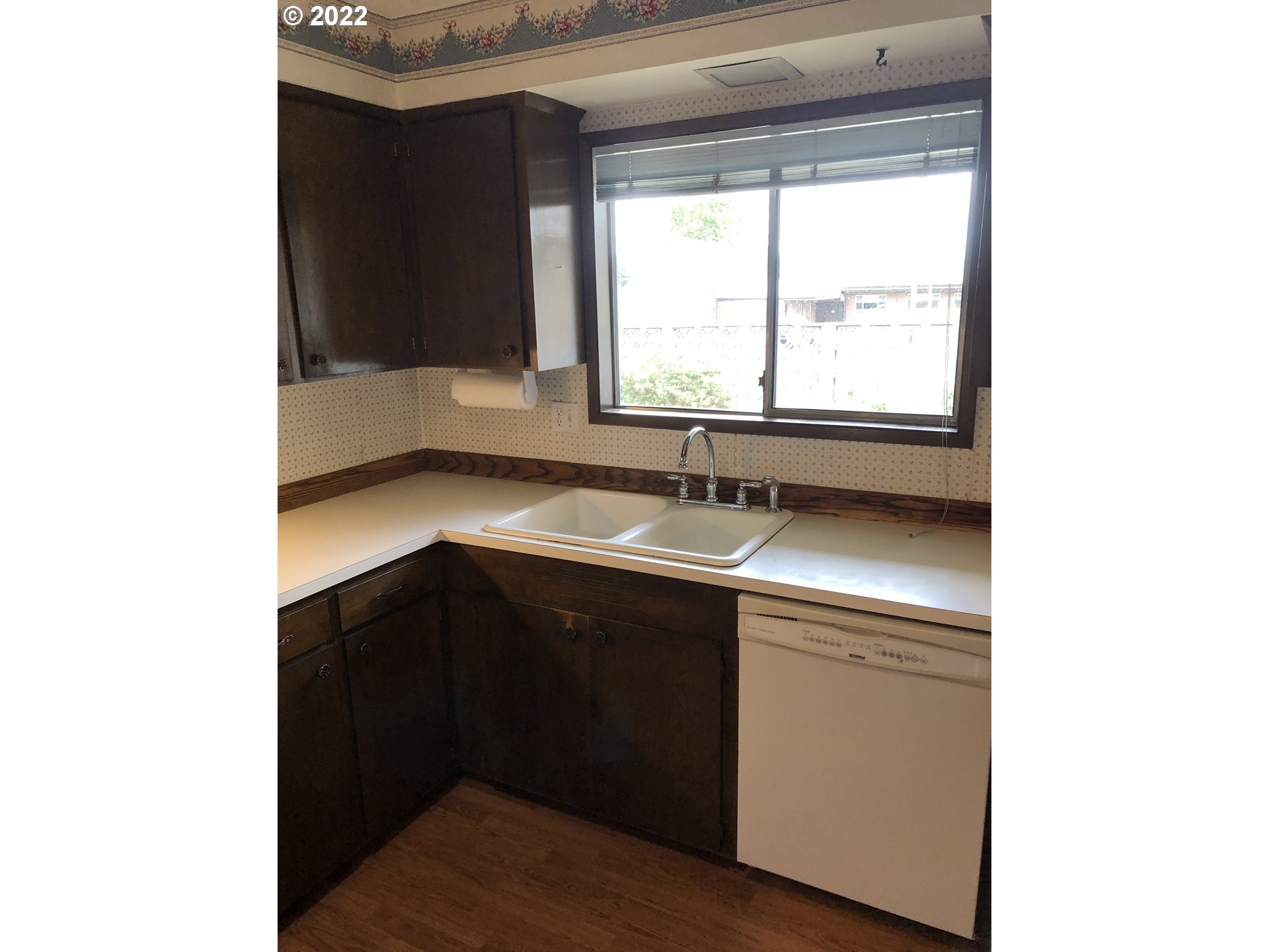 2806 Southwest Goodwin Avenue Pendleton, OR 97801 - Photo 7 of 32 a kitchen with a sink and a window