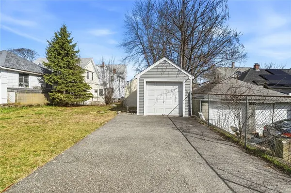 $2,100 | 1169 Chalkstone Avenue, Unit 2, Providence, RI 02908