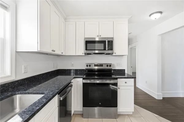 $2,100 | 1169 Chalkstone Avenue, Unit 2, Providence, RI 02908