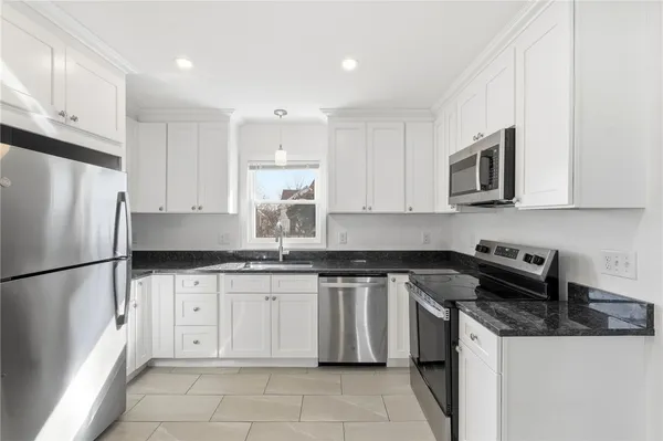 $2,100 | 1169 Chalkstone Avenue, Unit 2, Providence, RI 02908