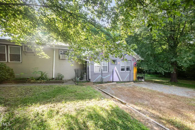 $1,645,000 | 5 Howell Street, Chapel Hill, NC 27514