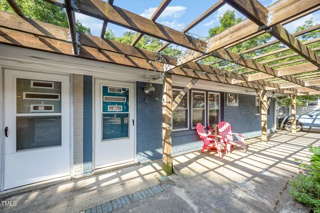 $1,645,000 | 5 Howell Street, Chapel Hill, NC 27514