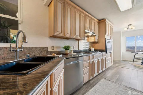 $2,495,000 | 221 Cresta Vista Drive, San Francisco, CA 94127