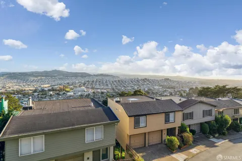 $2,495,000 | 221 Cresta Vista Drive, San Francisco, CA 94127
