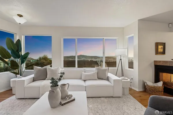 $1,995,000 | 221 Cresta Vista Drive, San Francisco, CA 94127