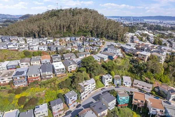 $1,995,000 | 221 Cresta Vista Drive, San Francisco, CA 94127